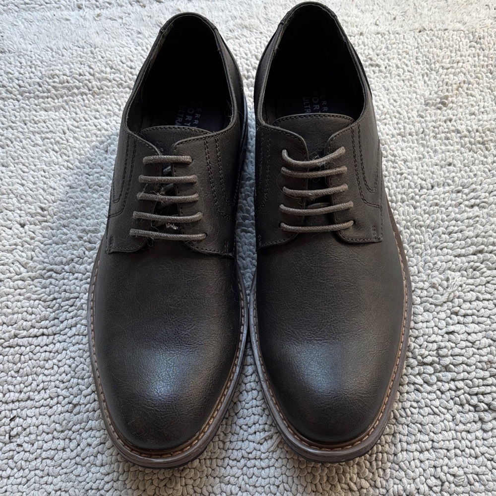 Perry Ellis Dark Brown Oxford Shoes. NWT